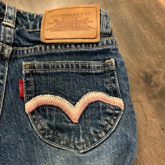 Levi’s girls shorts size 4 EUC - Picture 3 of 8